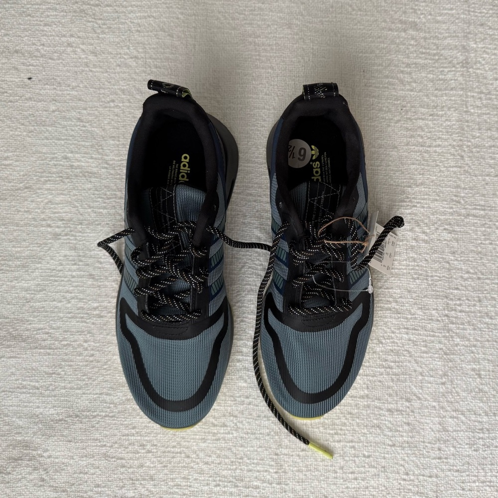 Adidas Men's Black and Gray Sneakers